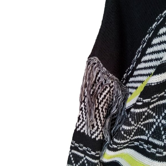 Full Circle Sweater Women Junior's Size XL Crop Fringe Detail Stripe Black Green - Picture 6 of 10